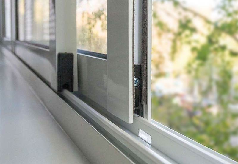 Sliding windows on the balcony: advantages, features of care
