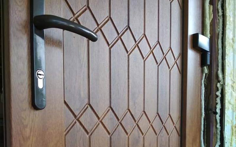 Entrance metal doors with sound insulation: nuances of choosing a product