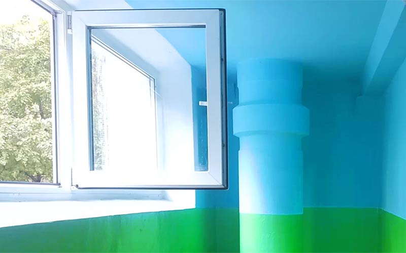 Replacement of windows in the entrance to create a comfortable microclimate